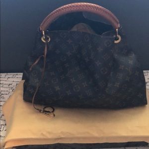 Authentic Louis Vuitton Artsy